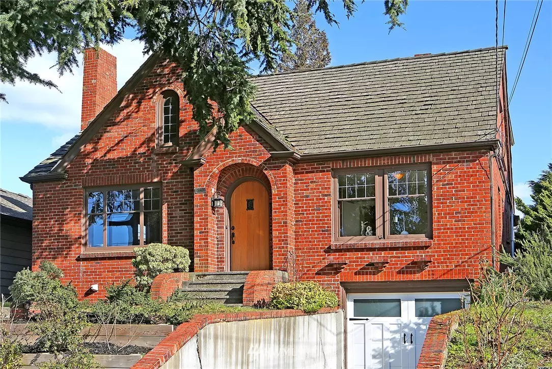 Seattle, WA 98117,8326 19th AVE NW
