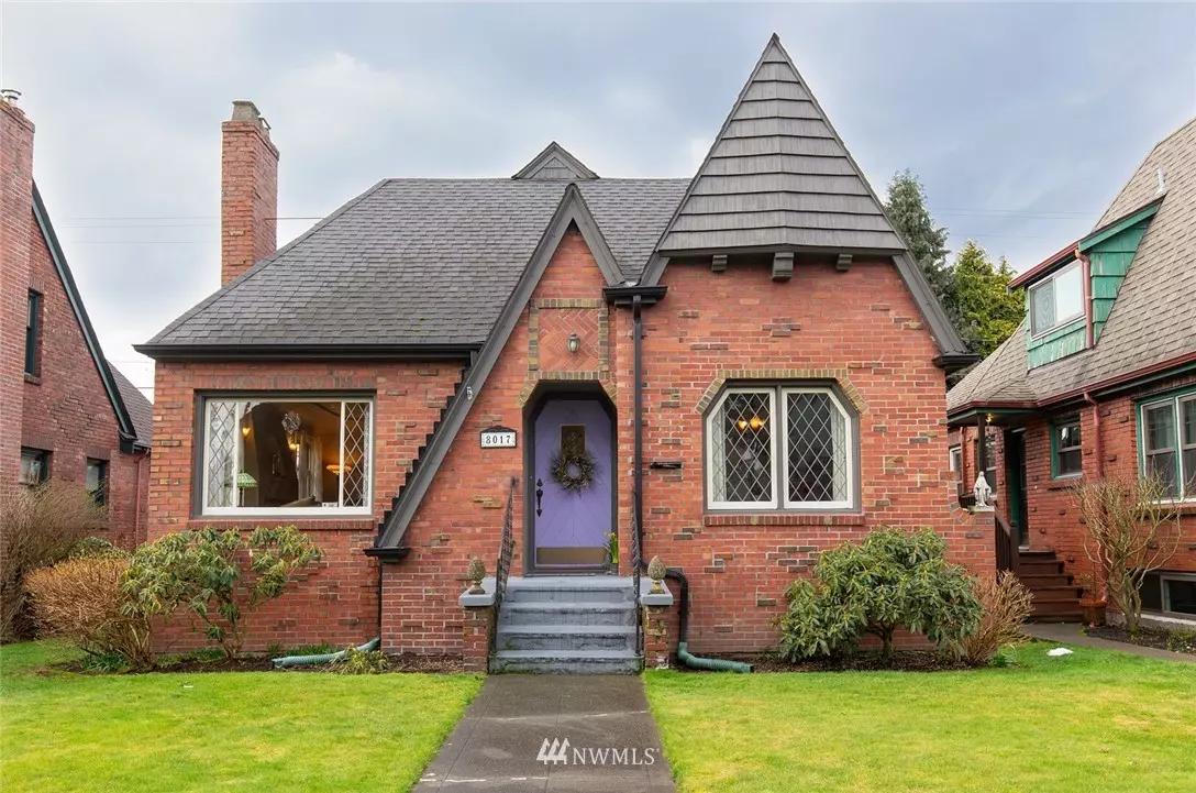 Seattle, WA 98117,8017 Jones AVE NW