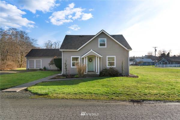 933 Crescent ST, Raymond, WA 98577