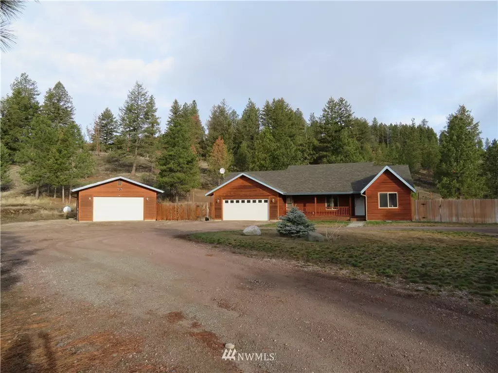 Republic, WA 99166,281 W Curlew Lake RD