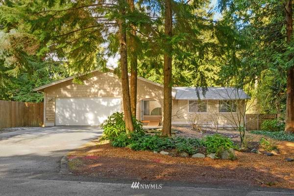 8200 NE View Ridge LN, Poulsbo, WA 98370