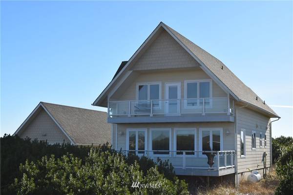 1094 Crestshire LOOP SW, Ocean Shores, WA 98569