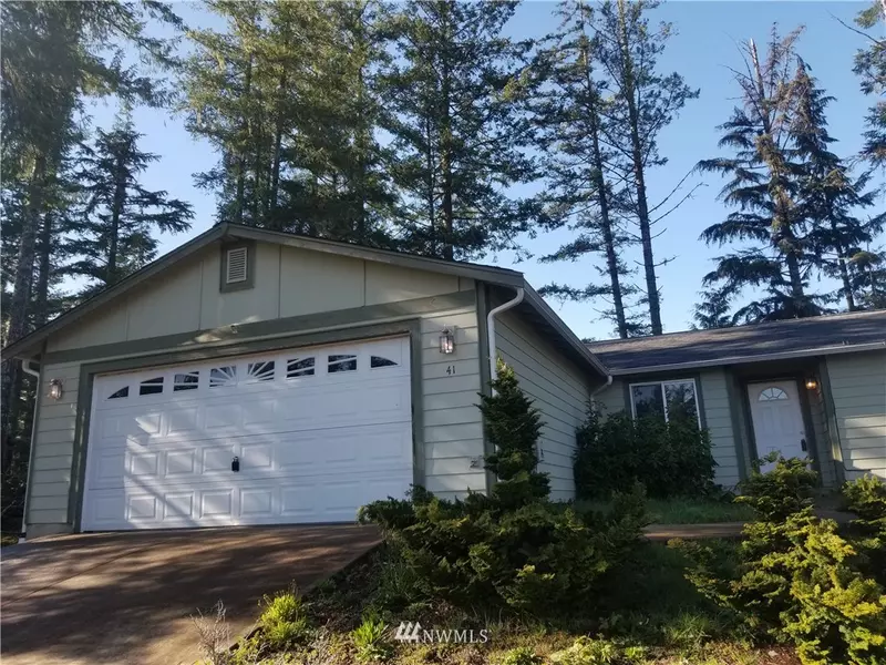 41 NE Dogwood RD, Belfair, WA 98528