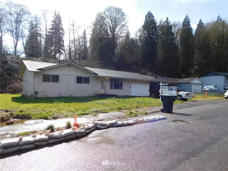 109 Lomor DR, Longview, WA 98632