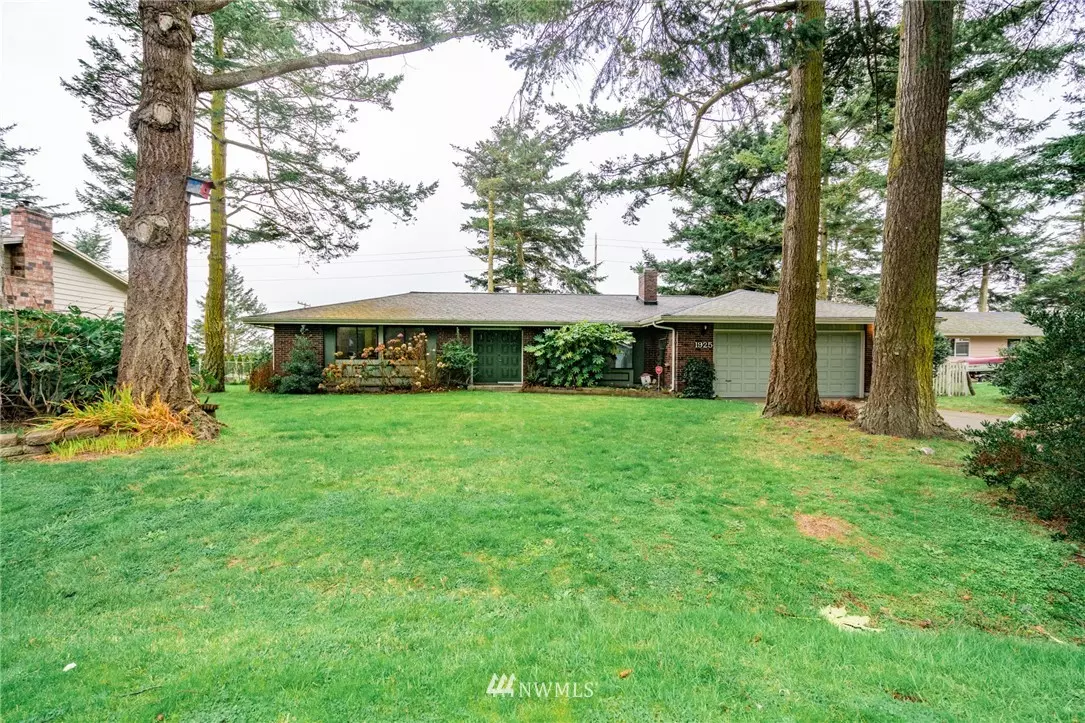 Oak Harbor, WA 98277,1925 N Island View