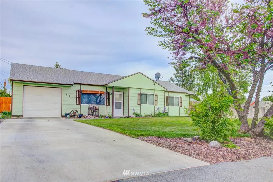 812 Lindberg LN, Moses Lake, WA 98837