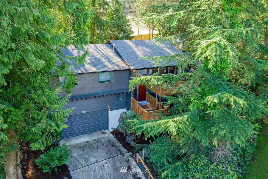 17605 NE 30th PL, Redmond, WA 98052