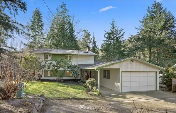 7619 NE 165th St, Kenmore, WA 98028