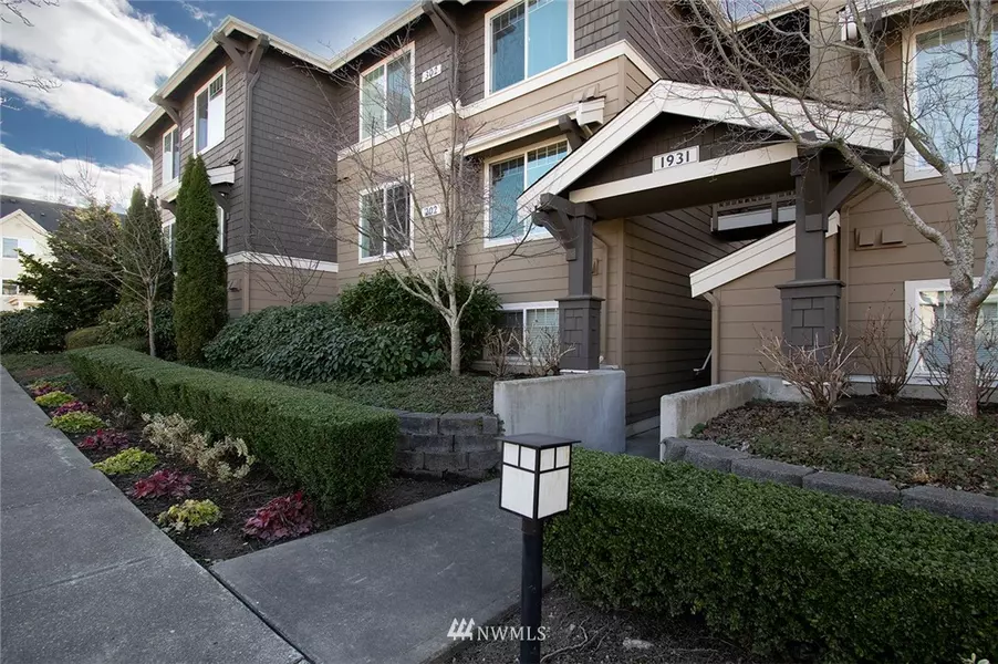 1931 23rd PL NE #202, Issaquah, WA 98029