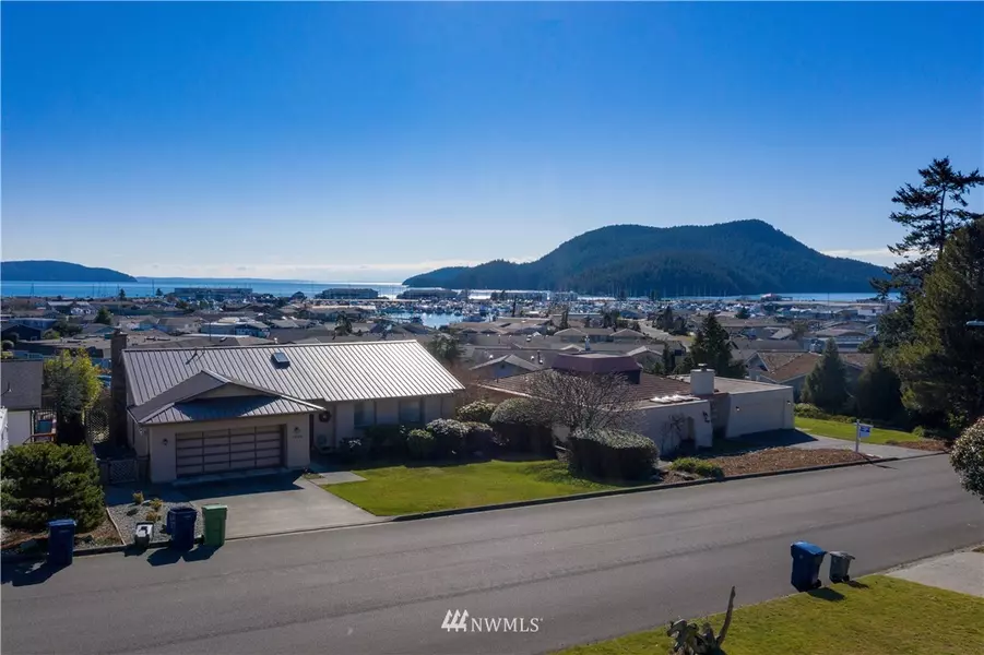 5304 Sterling DR, Anacortes, WA 98221