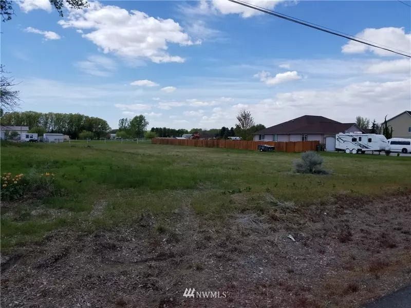 1834 F.5 RD NE, Moses Lake, WA 98837