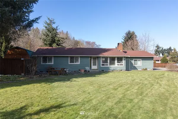 33 Morse LN, Port Angeles, WA 98362