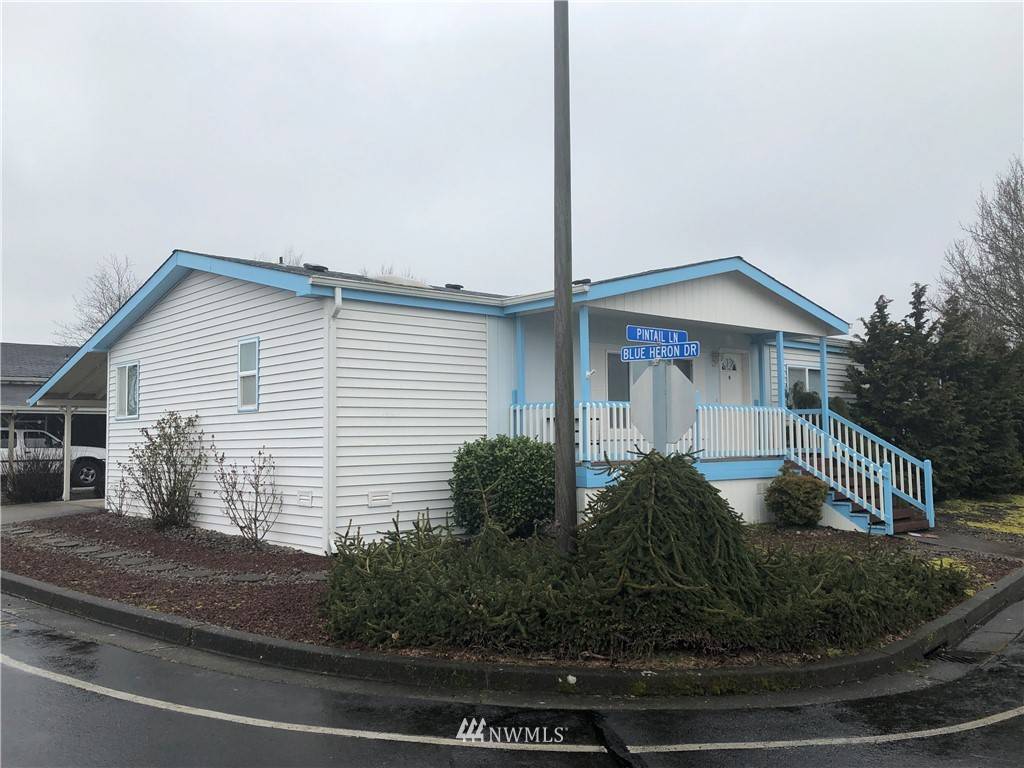 701 Pintail LN, Longview, WA 98632
