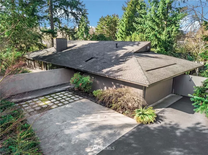 7800 NE 24th ST, Medina, WA 98039