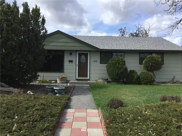 2128 W Lakeside DR, Moses Lake, WA 98837