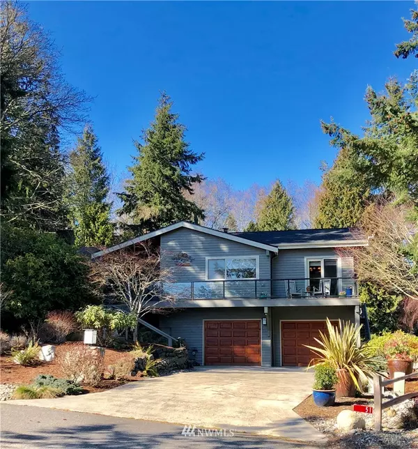 51 Foster LN, Port Ludlow, WA 98365