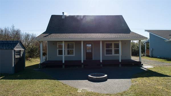 360 Marine View DR SW, Ocean Shores, WA 98569