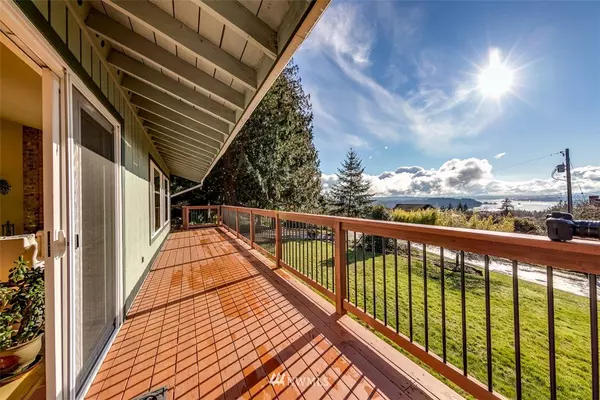 4360 Birkland RD NE, Bainbridge Island, WA 98110