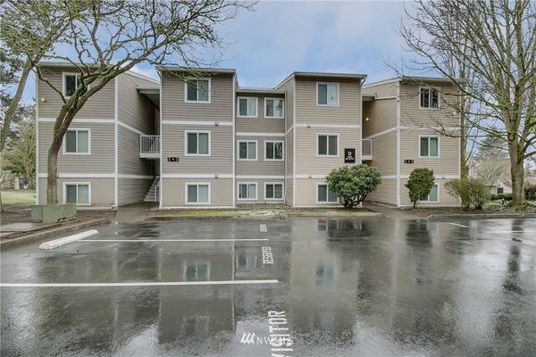 12435 NE 131st CT #D-202, Kirkland, WA 98034