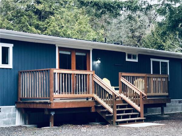 21505 President Point RD NE, Kingston, WA 98346