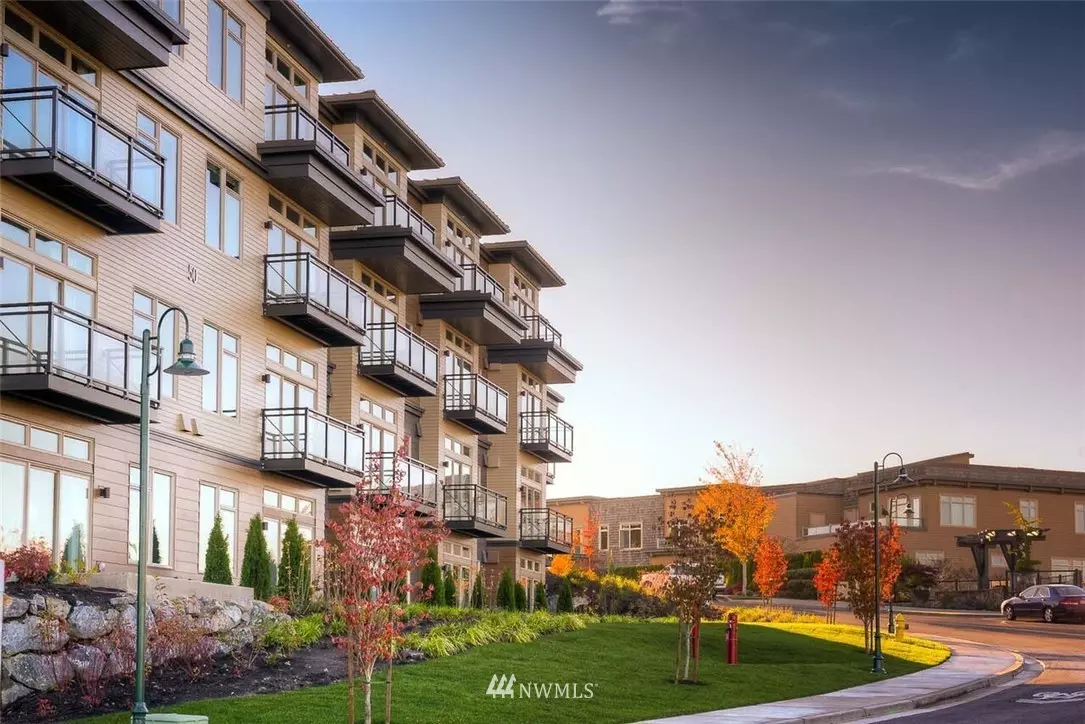 Edmonds, WA 98020,50 Pine ST #423