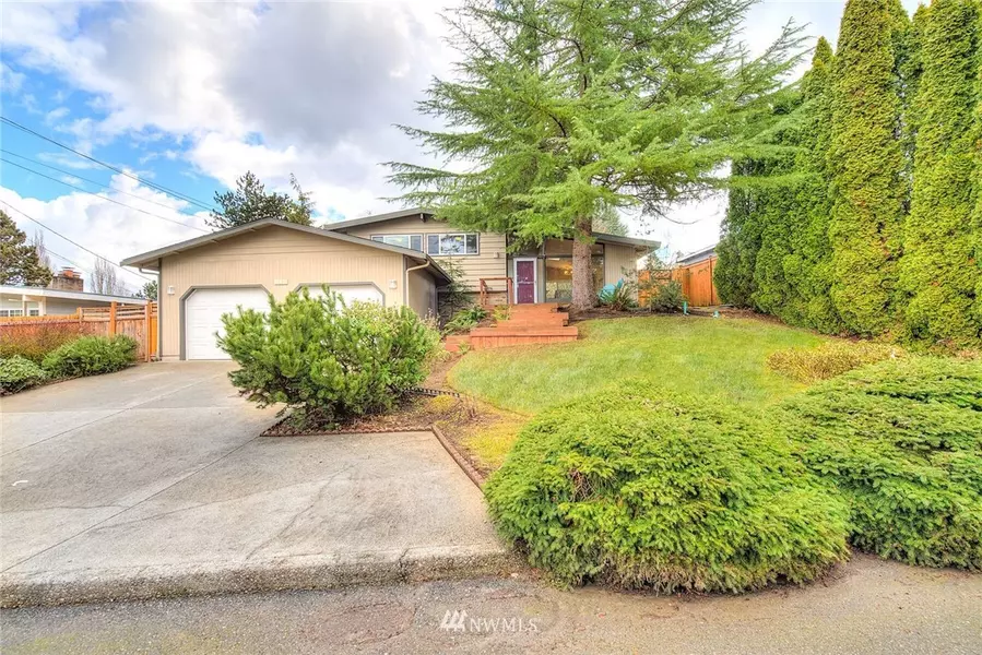 1020 148th PL SE, Bellevue, WA 98007