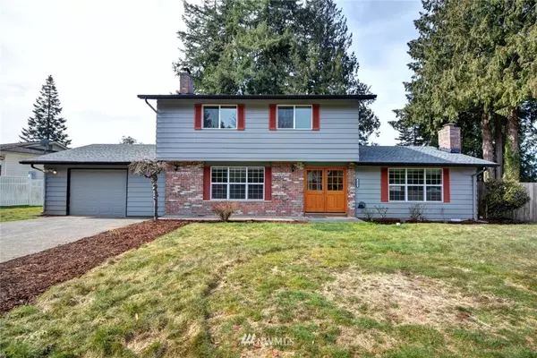 1042 E Robinhood DR, Arlington, WA 98223