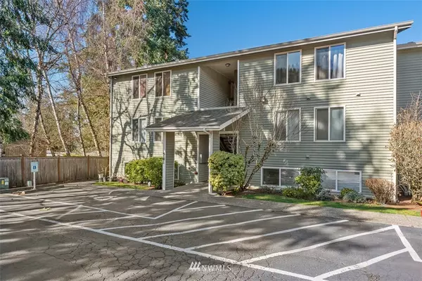 4181 W Lake Sammamish Pkwy #B-102, Bellevue, WA 98008