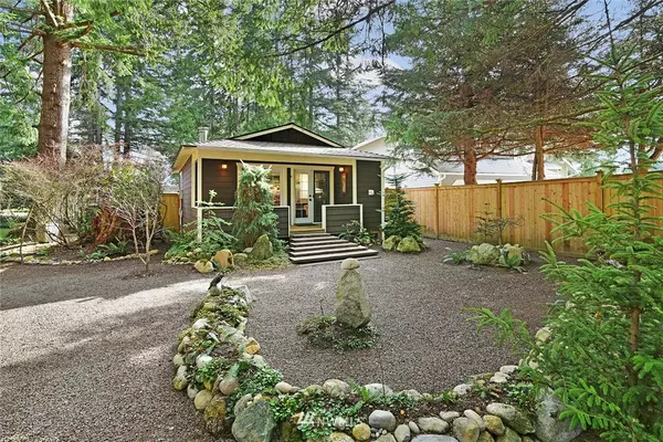 1 Sparrow LN, Port Ludlow, WA 98365