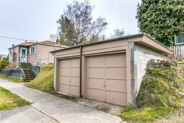 1617 SW Holden ST, Seattle, WA 98106