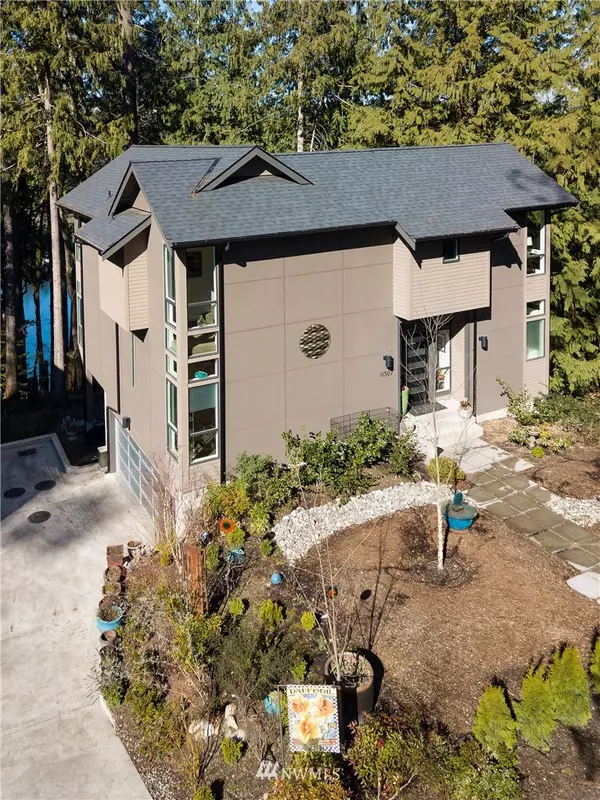 11507 Blue Heron LN NE, Bainbridge Island, WA 98110