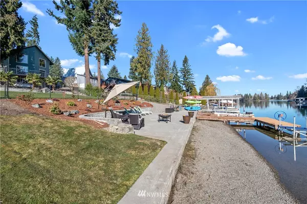 Lake Tapps, WA 98391,5109 West Tapps DR E