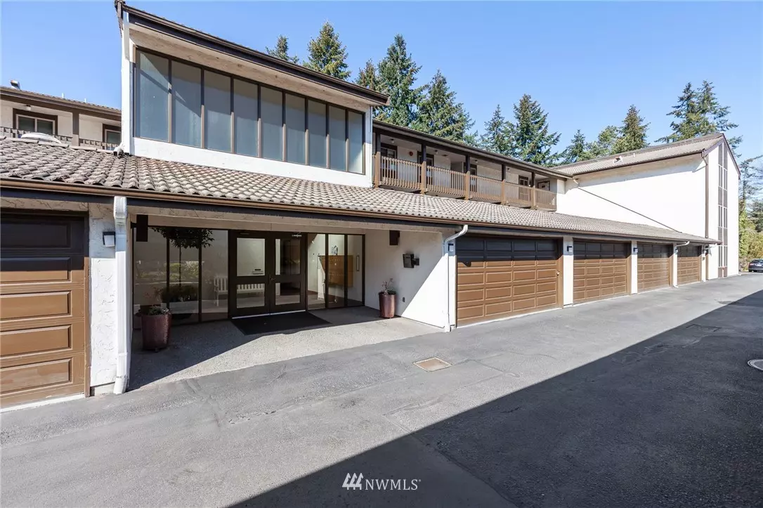 Seattle, WA 98168,1819 S 116th ST #202