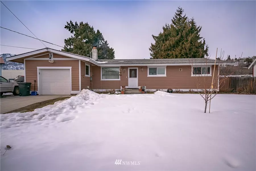 35 N Harris AVE, Manson, WA 98831