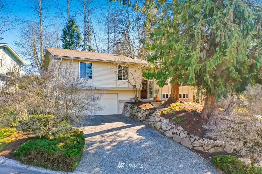11705 NE 67th PL, Kirkland, WA 98033