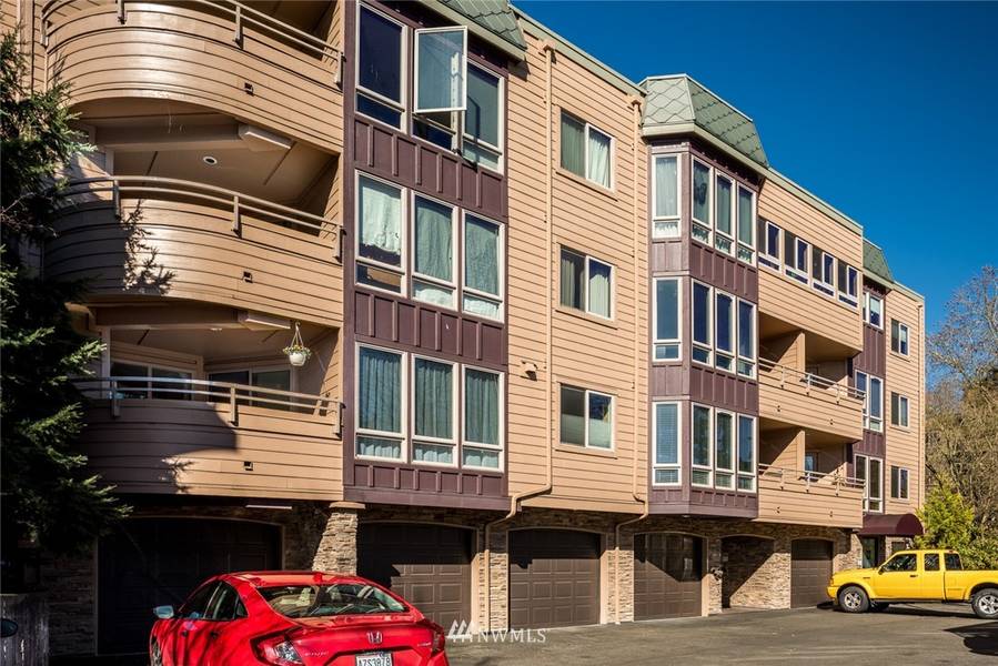 12349 Roosevelt WAY NE #204, Seattle, WA 98125