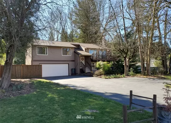 8429 NE 170th ST, Kenmore, WA 98028