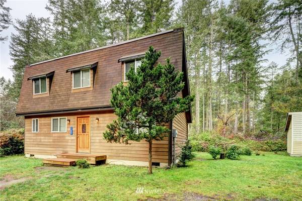 11807 Dogwood PL, Anderson Island, WA 98303