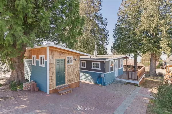 260 N Sunset DR, Camano Island, WA 98282