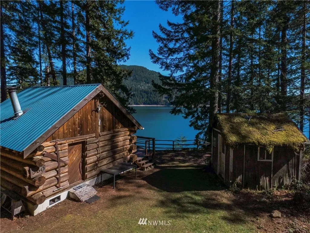 Hoodsport, WA 98548,360 N Cushman Ridge RD
