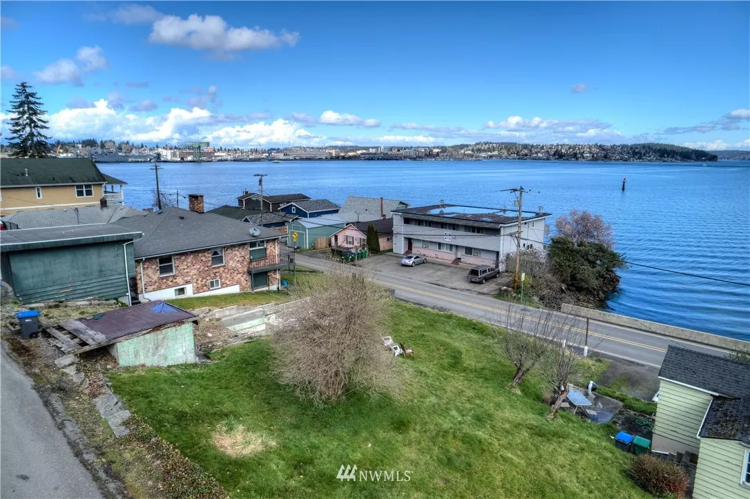 Port Orchard, WA 98366,1844 Bay ST