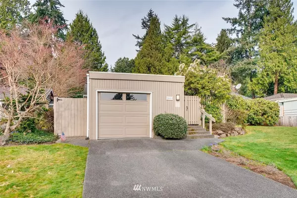 2033 77th AVE NE, Medina, WA 98039