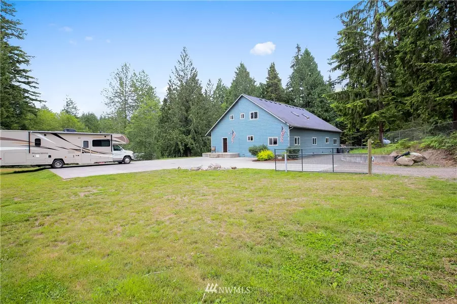 430 Griffiths LN W, Seabeck, WA 98380