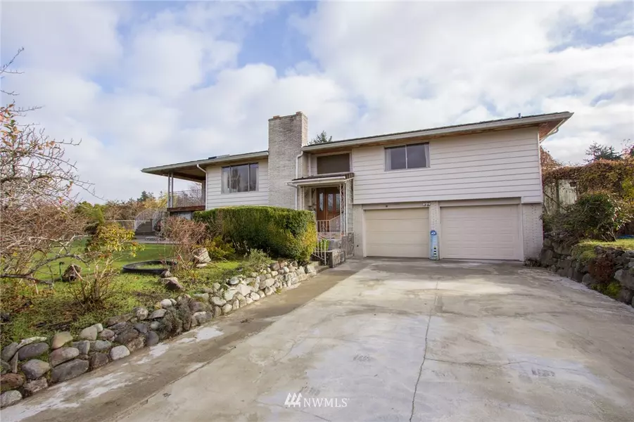 215 Gove ST, Steilacoom, WA 98388