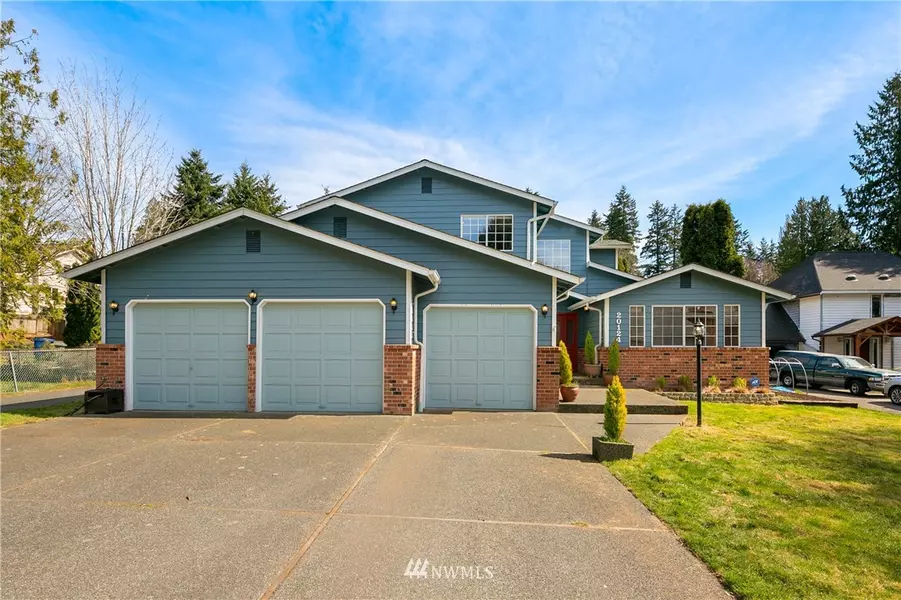 20124 32nd AVE NE, Lake Forest Park, WA 98155