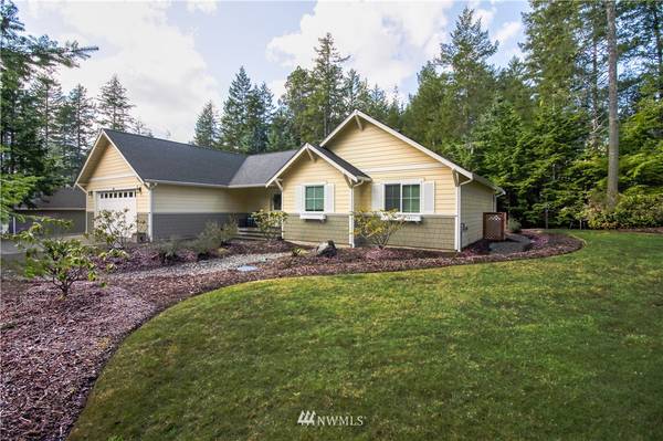 190 E Blackberry LN, Union, WA 98592