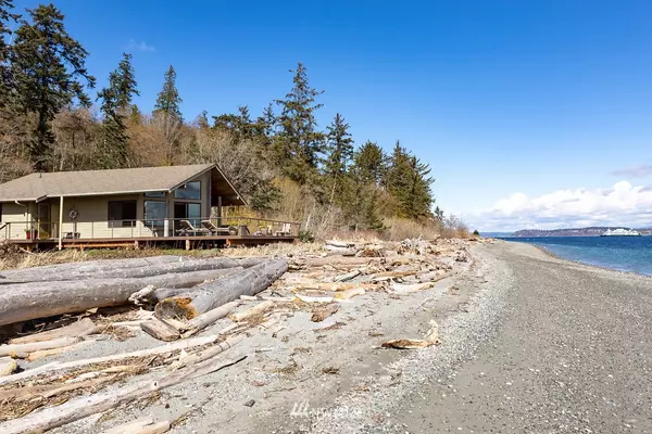 7017 Rudy WAY, Clinton, WA 98236