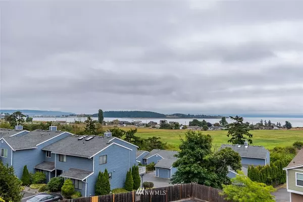 1850 SW Scenic Heights ST #B203, Oak Harbor, WA 98277