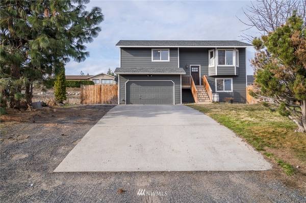 3044 Monterey DR, Malaga, WA 98828