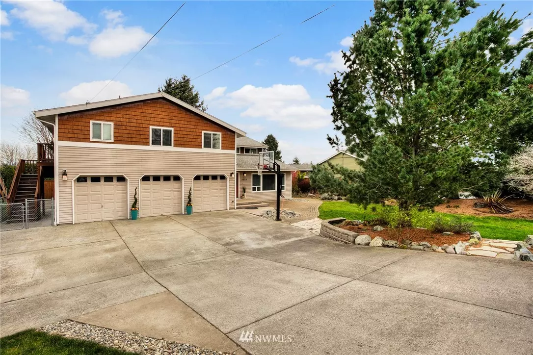 Tacoma, WA 98422,3333 Shorecliff DR NE